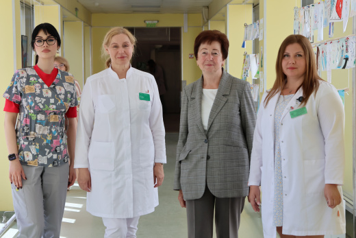 «Жизнь как путешествие»: Музей искусств открыл выставку в Областной клинической больнице